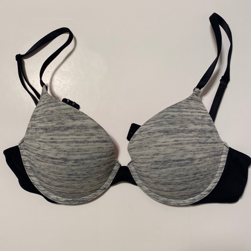 Victoria’s Secret Pink bra